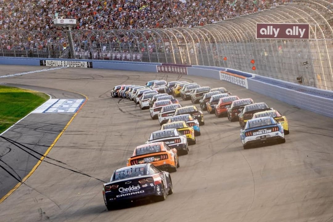 ¿Cuánto ganan los pilotos de NASCAR?