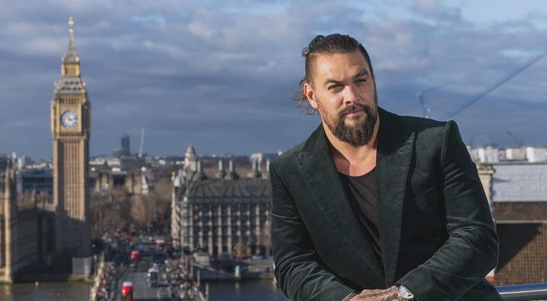 Jason Momoa dice que no tiene casa y que vive en la calle