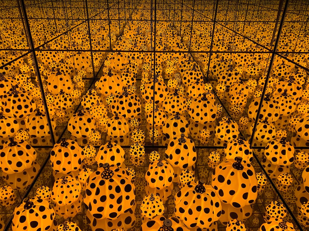Conoce el estilo único de la artista japonesa Yayoi Kusama