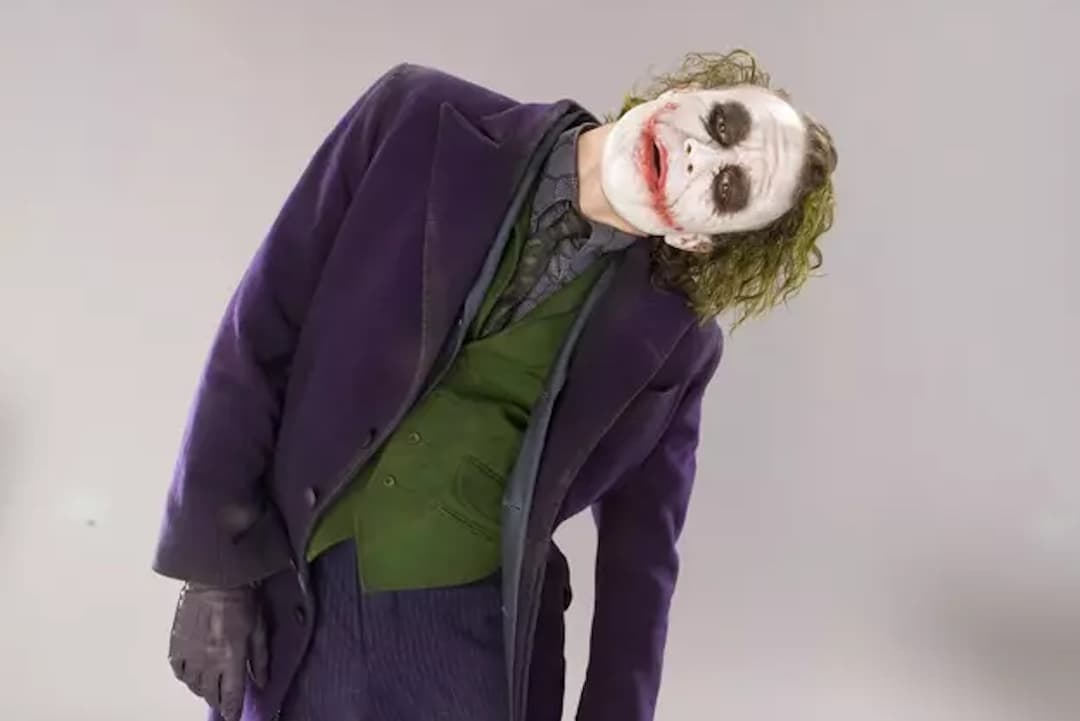 ¿Por qué Heath Ledger se lamía los labios todo el tiempo cuando interpretó al Joker? ¡No era un tic!